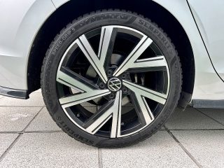 VW Golf 2,0 TDI R-Line DSG / Top Ausstattung / Garantie / Finanzierung