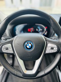 BMW iX3 Vollausstattung / Head up Display, Impressive, Panoramaglasdach, Leder, uvm