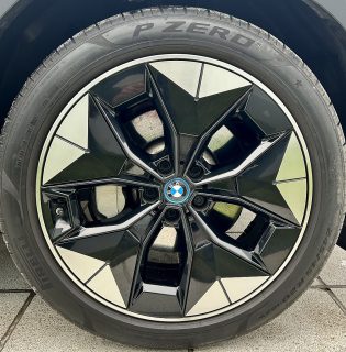 BMW iX3 Vollausstattung / Head up Display, Impressive, Panoramaglasdach, Leder, uvm