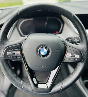 BMW 118i - Topzustand, Navi, 2 Zonen Klima, Lordrsenstütze, Innen-Außenspiegelpaket