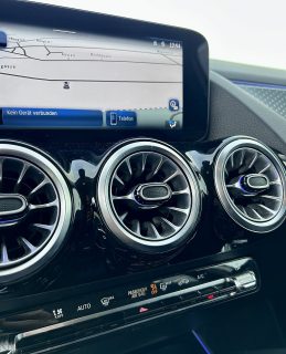 Mercedes-Benz GLA 200d Neupreis 57.000 € 4matic Entry Österreich-Edition Aut. - Topzustand - AHK - Winter Paket LED Scheinwerfer