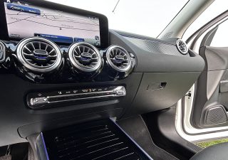 Mercedes-Benz GLA 200d Neupreis 57.000 € 4matic Entry Österreich-Edition Aut. - Topzustand - AHK - Winter Paket LED Scheinwerfer